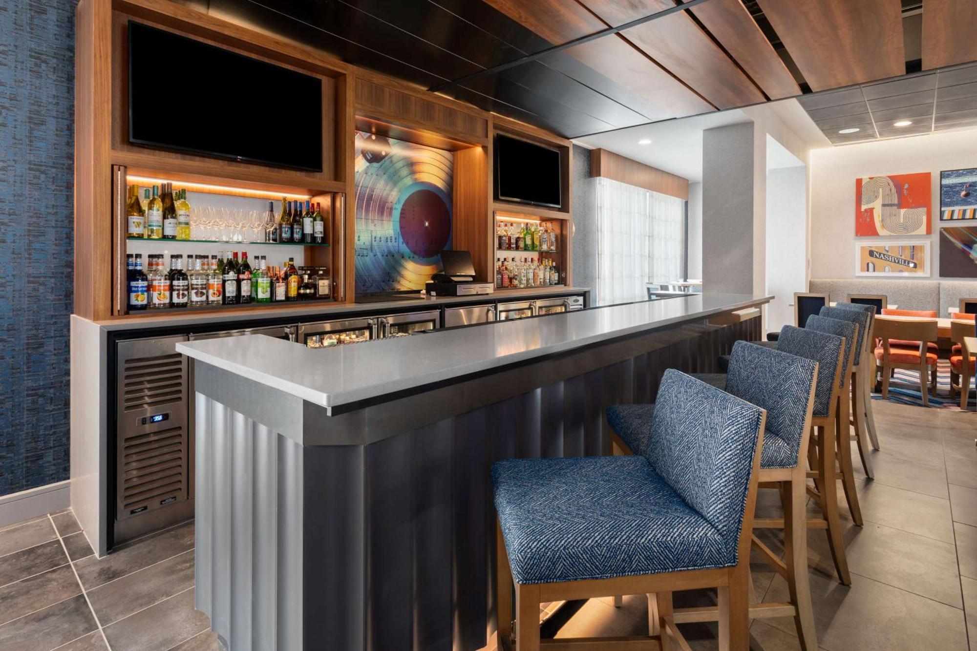 Hampton Inn By Hilton Nashville Airport Century Place Ngoại thất bức ảnh