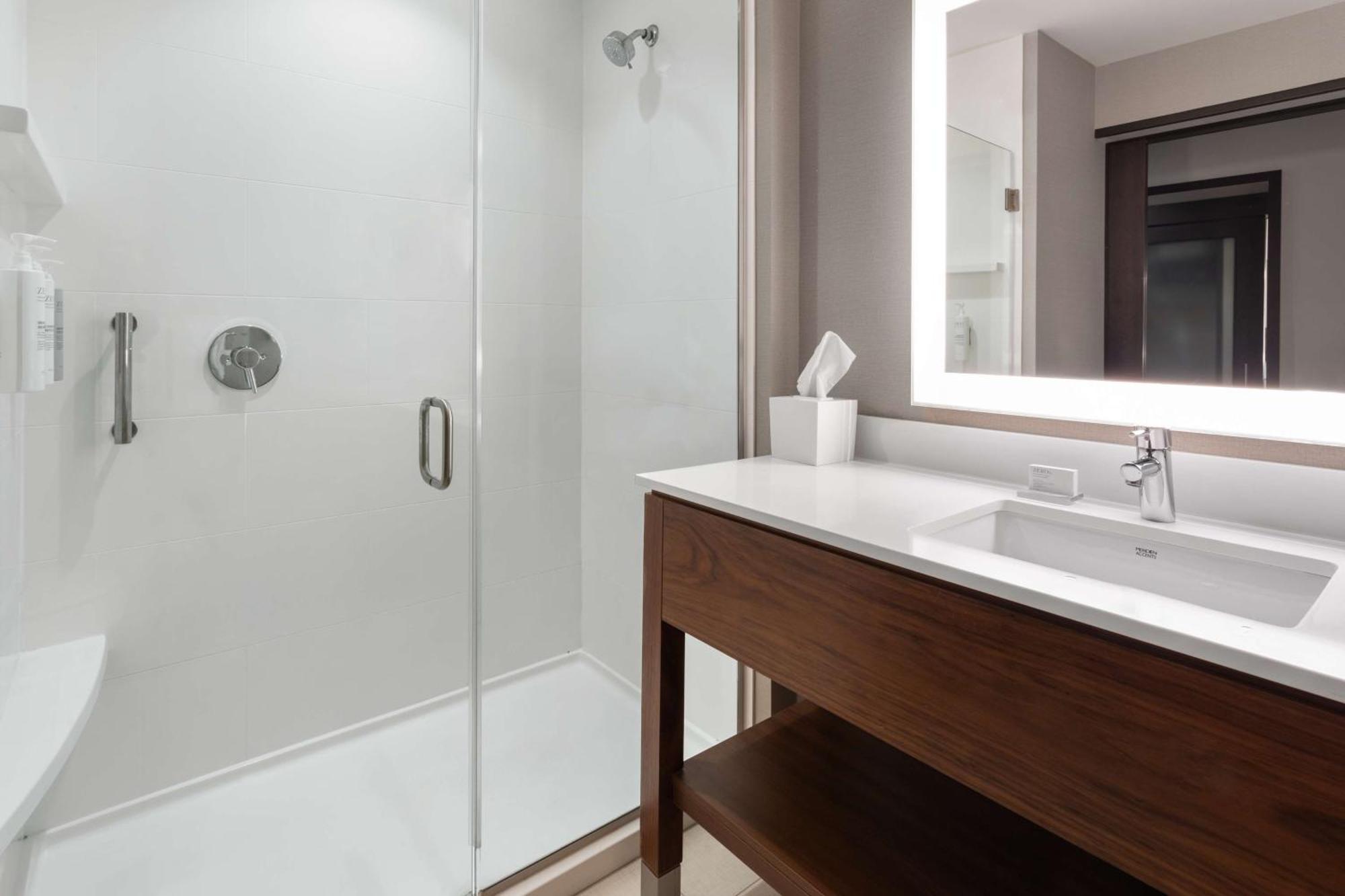 Hampton Inn By Hilton Nashville Airport Century Place Ngoại thất bức ảnh