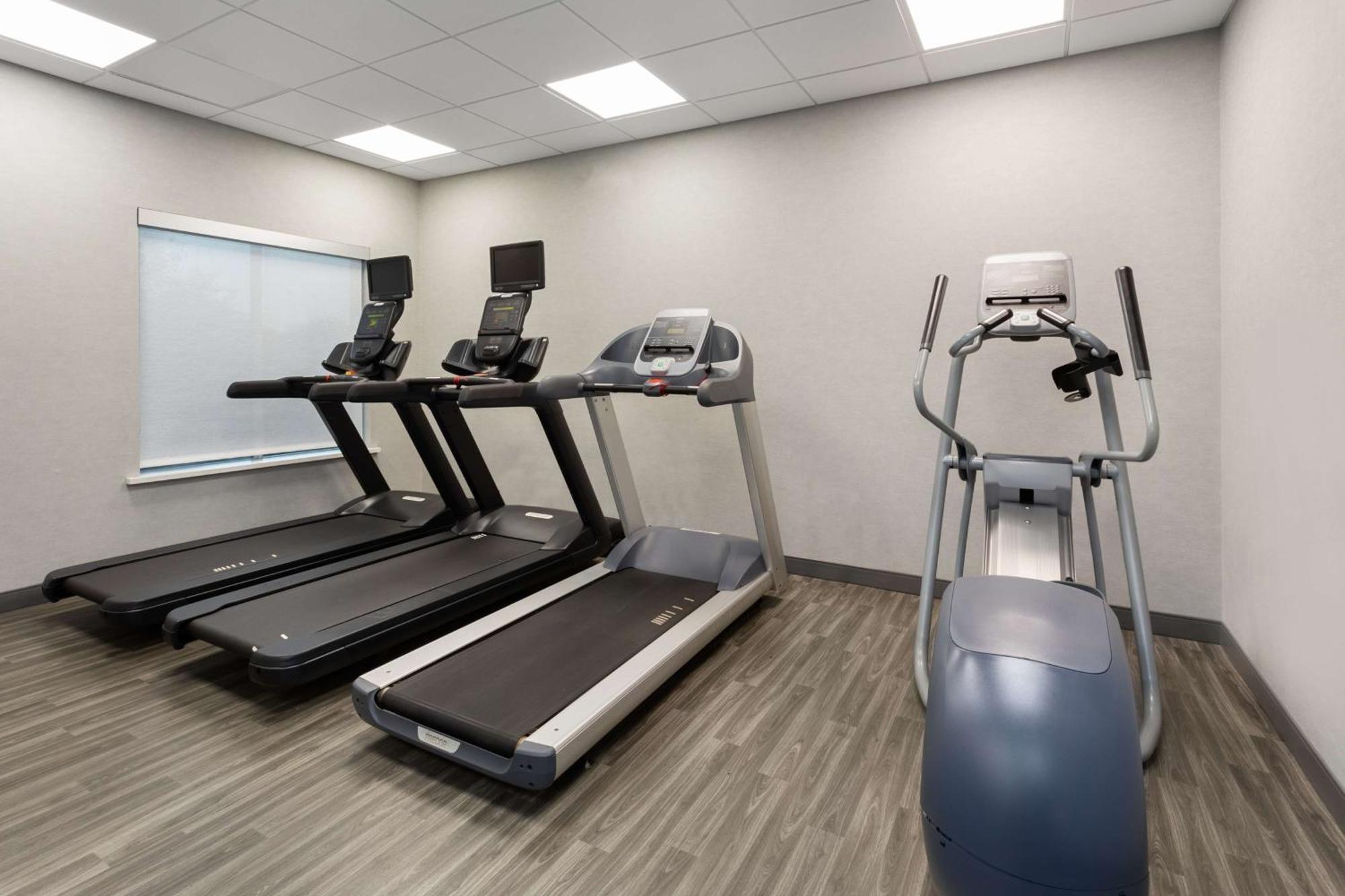 Hampton Inn By Hilton Nashville Airport Century Place Ngoại thất bức ảnh