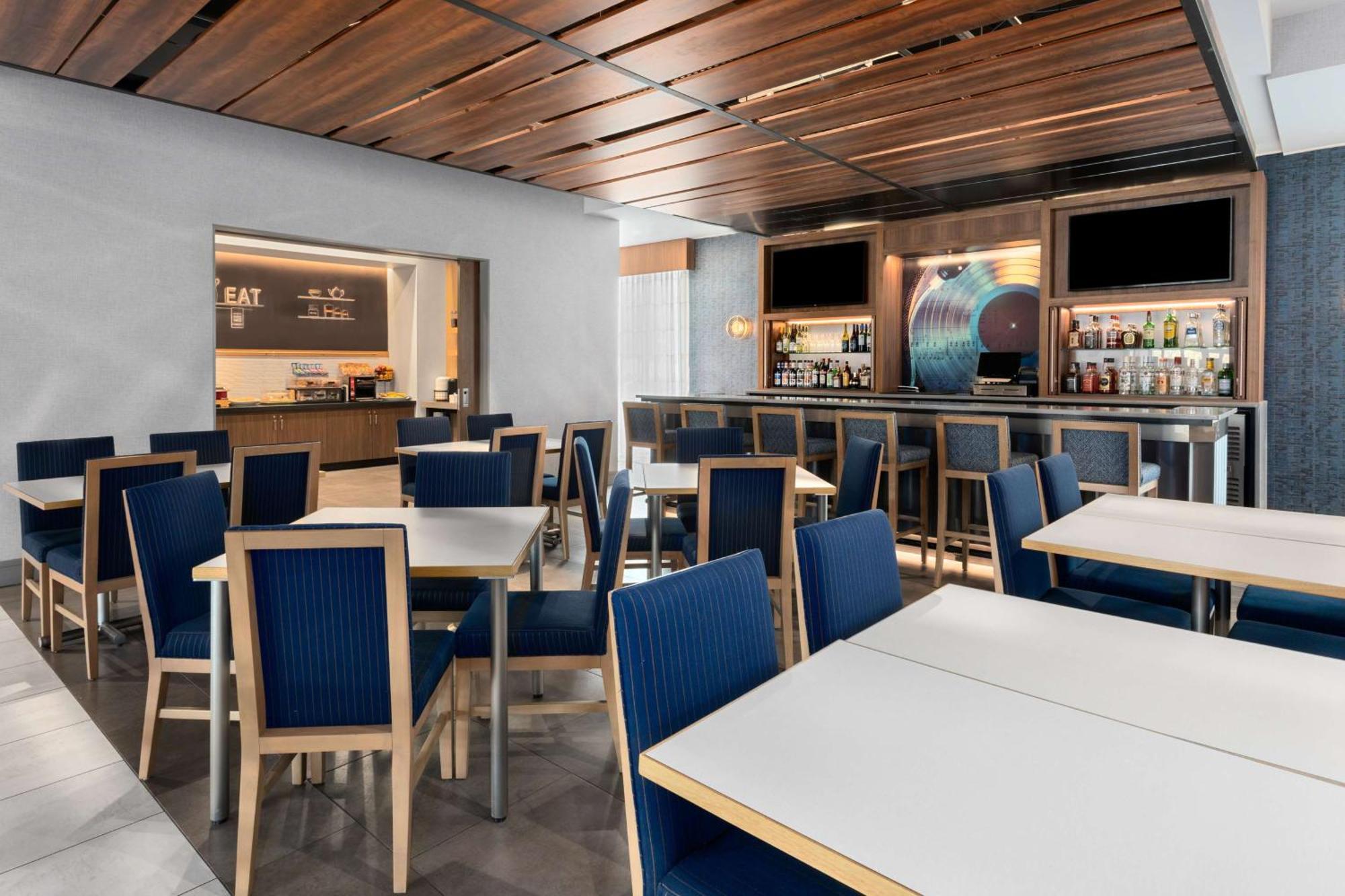 Hampton Inn By Hilton Nashville Airport Century Place Ngoại thất bức ảnh