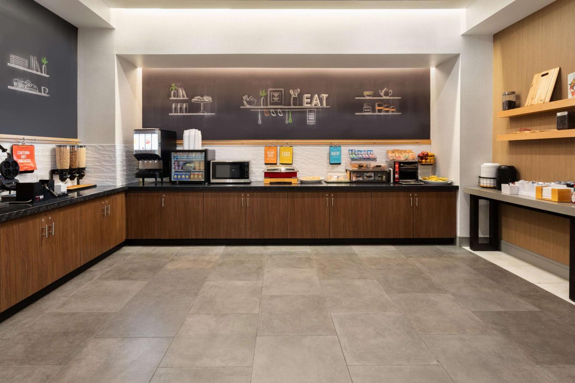 Hampton Inn By Hilton Nashville Airport Century Place Ngoại thất bức ảnh