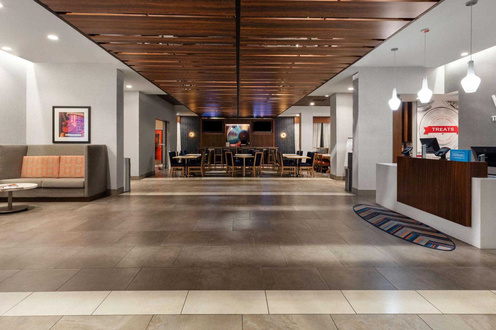 Hampton Inn By Hilton Nashville Airport Century Place Ngoại thất bức ảnh