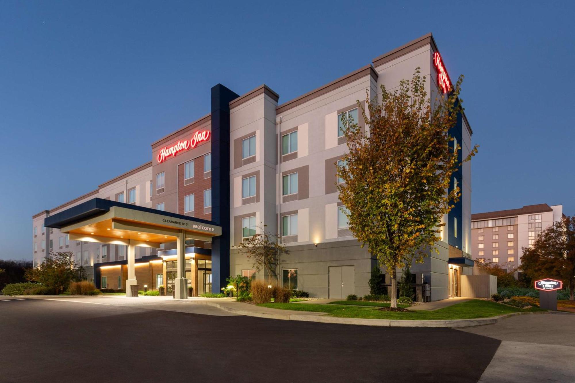 Hampton Inn By Hilton Nashville Airport Century Place Ngoại thất bức ảnh